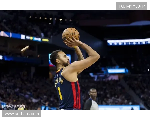 威金斯挡拆拉开空间提升防守效果，助勇士稳定胜率