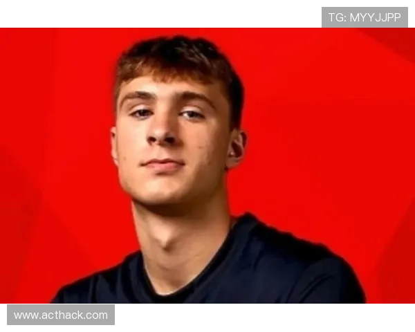 库珀·弗拉格挡拆牵制对位后卫拉开外线空间胜过高中